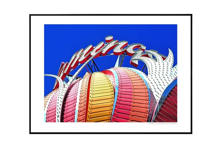 Flamingo - Las Vegas Foto Blå/Gul/Rosa - 100x70 cm - Inredning - Tavlor & posters - Posters & prints