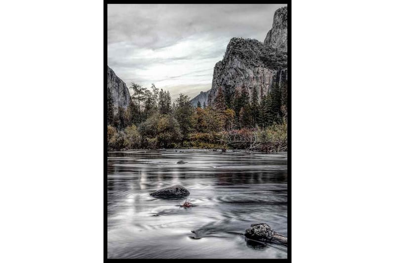 Yosemite River - Finns i flera storlekar - Inredning - Tavlor & posters - Posters & prints