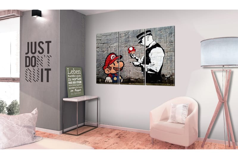 Tavla Super Mario Mushroom Cop By Banksy 90X60 Grå|Röd - Street art - Inredning - Väggdekor - Canvastavlor