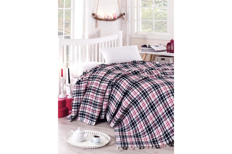 Överkast Eponj Home Dubbelt 220x240 cm - Svart|Vit|Röd - Textil & mattor - Sängkläder