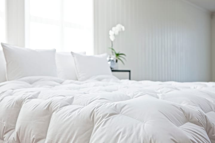 Elegant Täcke Extra Light King Size Vitt 230x220 - Norsk Dun - Textil & mattor - Sängkläder